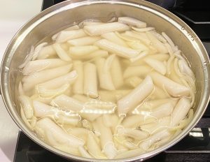 15 Minute Tteokbokki! Quick and Easy Korean Spicy Rice Cakes – Yum ...